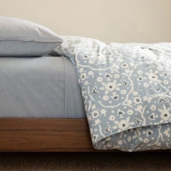 Cimini Portugal Cotton Woven Hand made Duvet Cover Reg. $299 - Picture 2 of 4